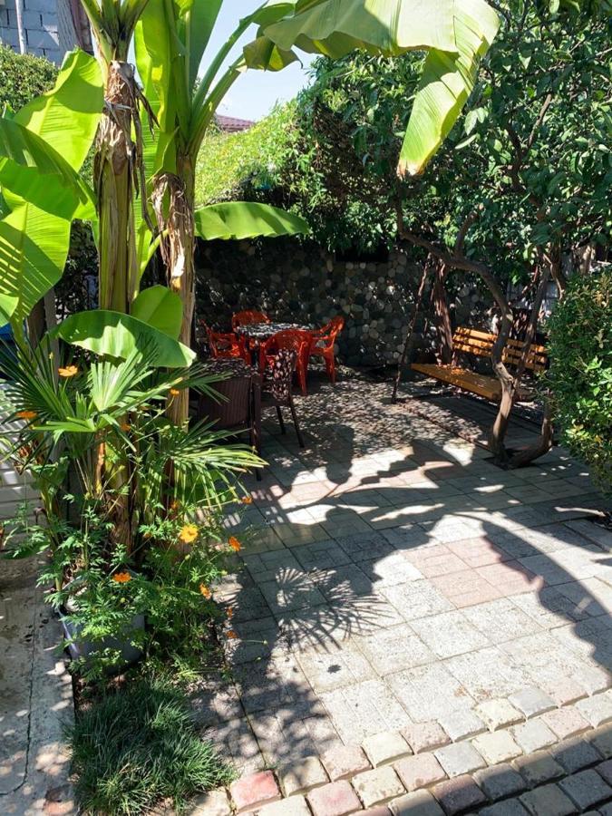Гостевой Дом У Левы Hotel Gagra Kültér fotó