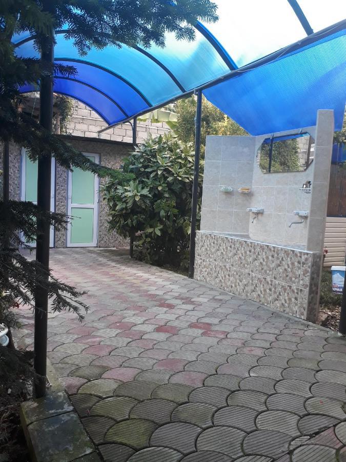 Гостевой Дом У Левы Hotel Gagra Kültér fotó