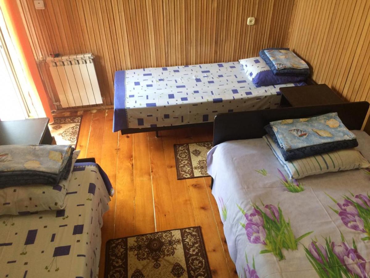 Гостевой Дом У Левы Hotel Gagra Kültér fotó