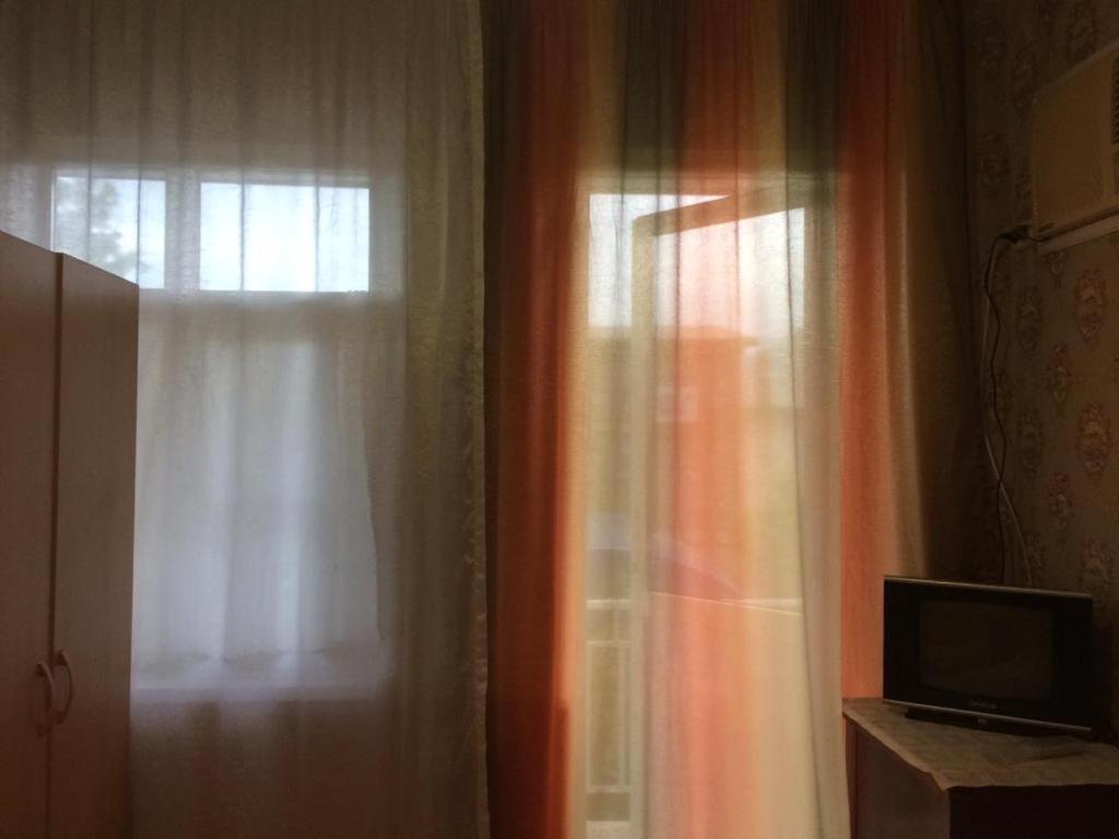 Гостевой Дом У Левы Hotel Gagra Kültér fotó