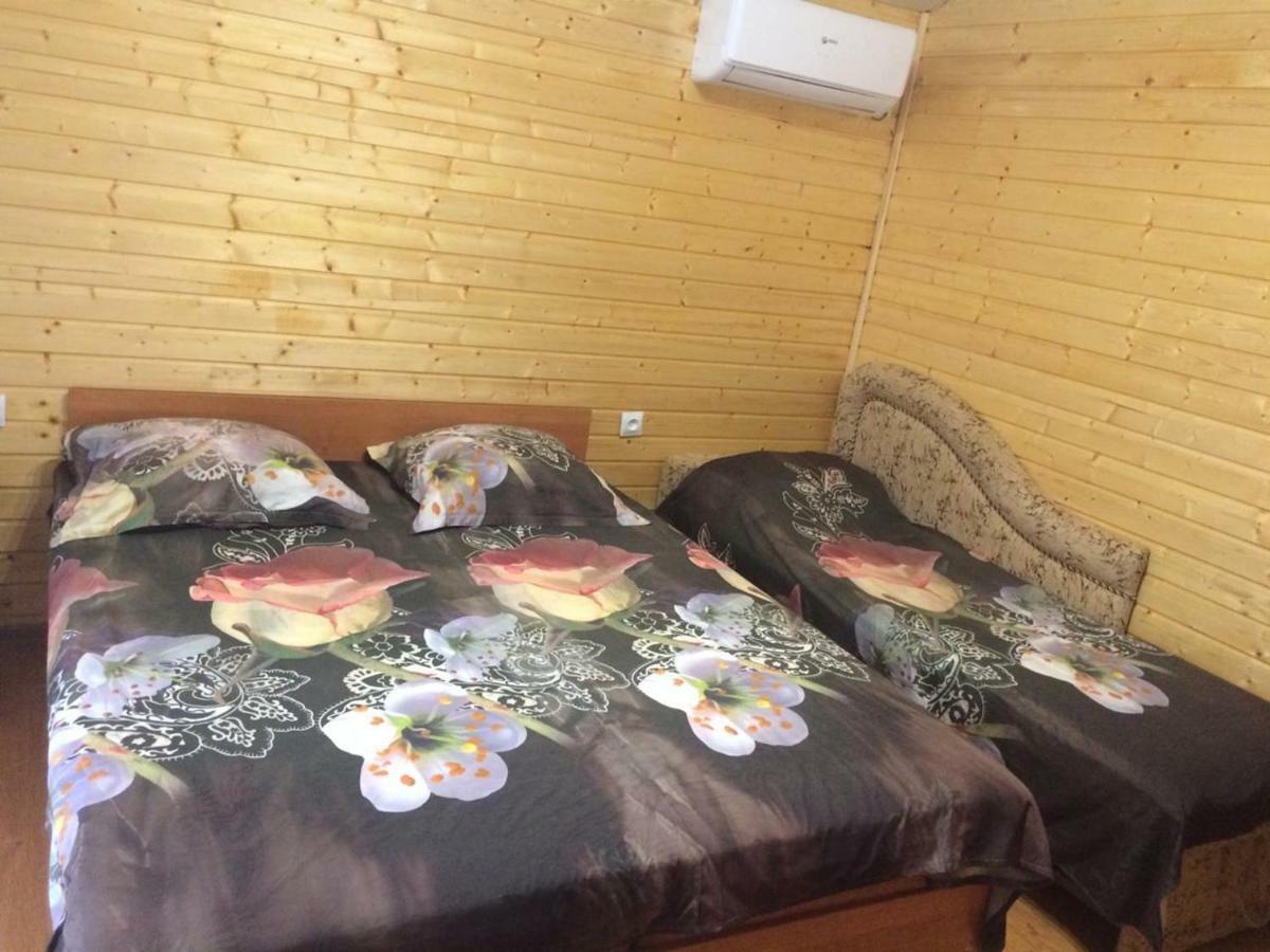 Гостевой Дом У Левы Hotel Gagra Kültér fotó