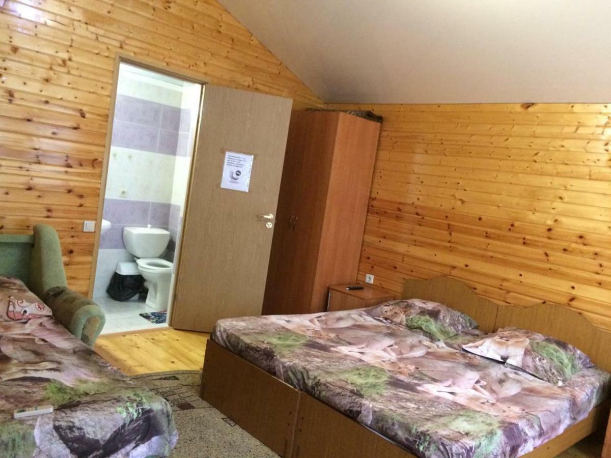 Гостевой Дом У Левы Hotel Gagra Kültér fotó