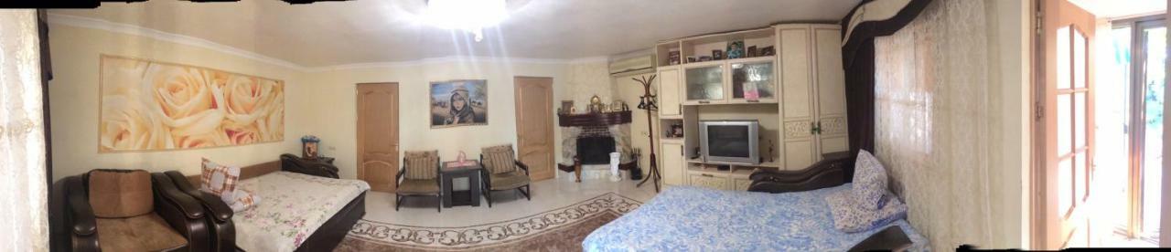 Гостевой Дом У Левы Hotel Gagra Kültér fotó