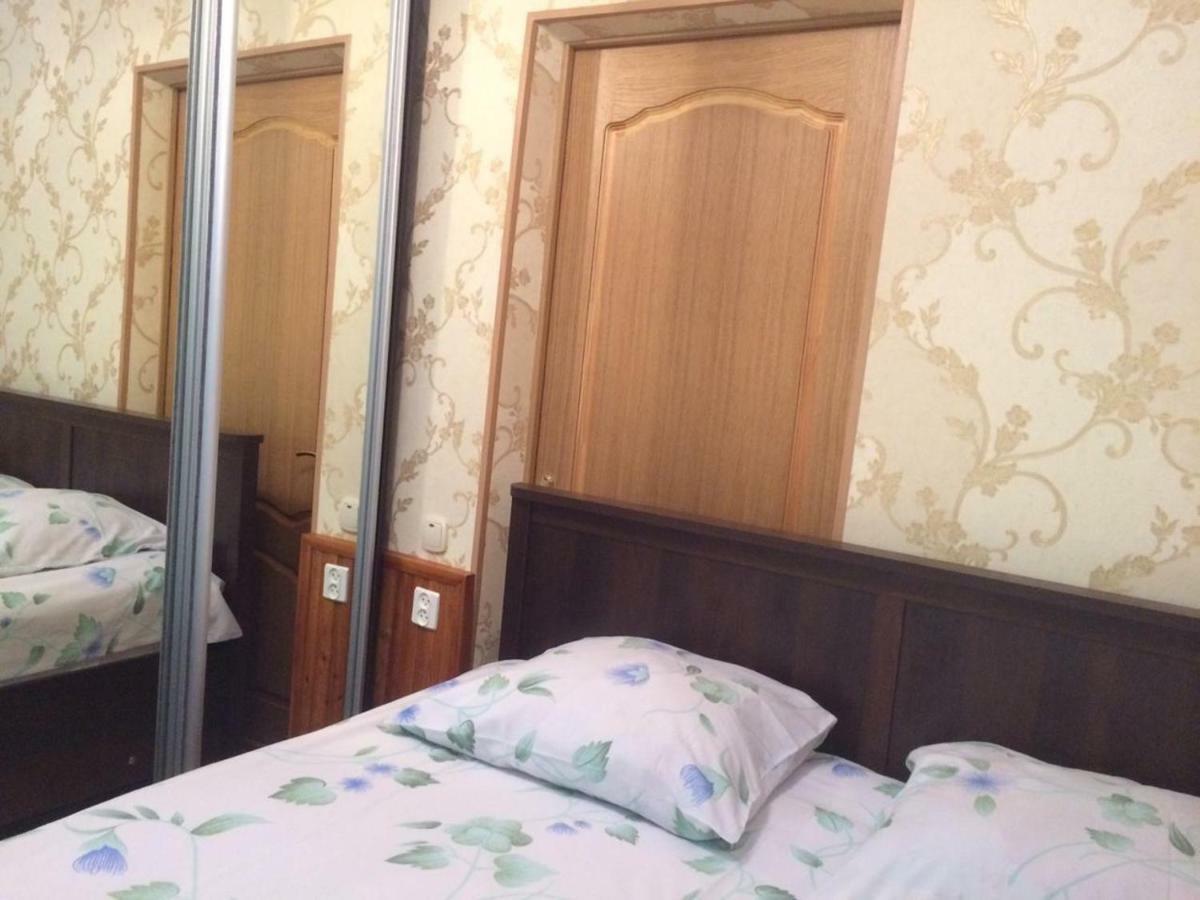 Гостевой Дом У Левы Hotel Gagra Kültér fotó